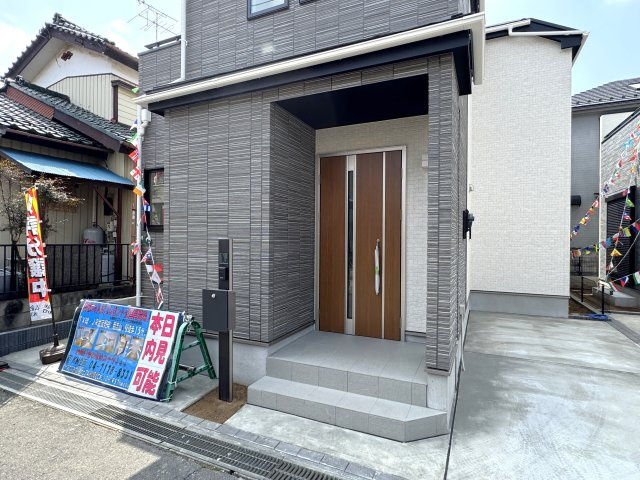 流山市鰭ヶ崎新築戸建【鰭ヶ崎小学校：9分】のエントランス|エントランス・玄関ポーチ