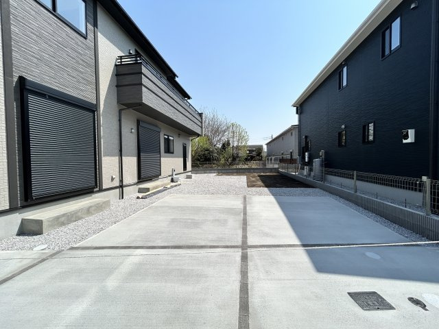 新築　前橋市総社町総社5期　Blooming　Garden　１号棟の駐車場|現地写真　駐車スペースは並列2台分可能です！
