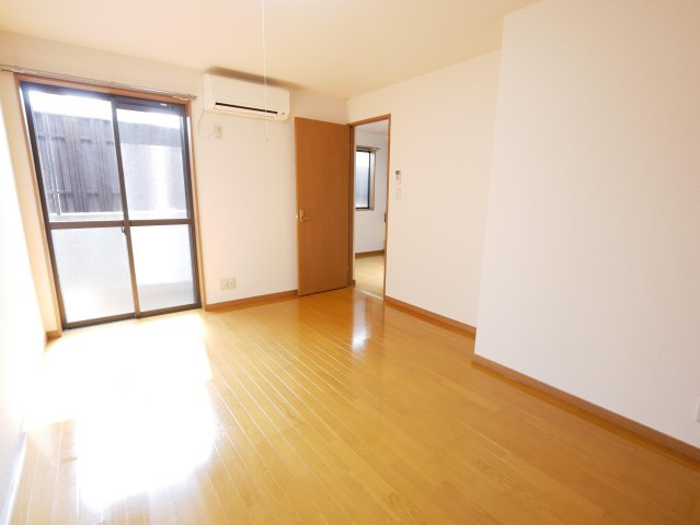 【居間・リビング】 | フラッティ千本鞍馬口 | １LDK内装