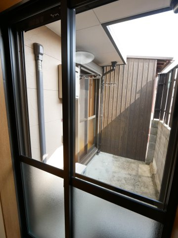 【中庭】 | フラッティ千本鞍馬口 | １LDK内装