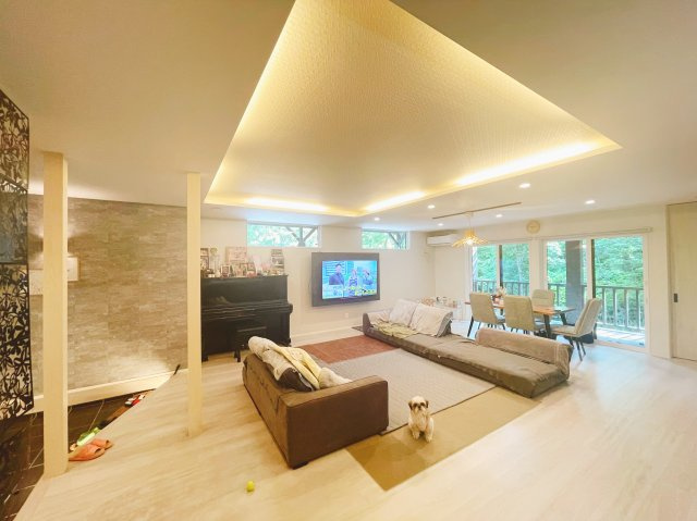 店舗スペースあり！那須郡那須町注文住宅の居間・リビング