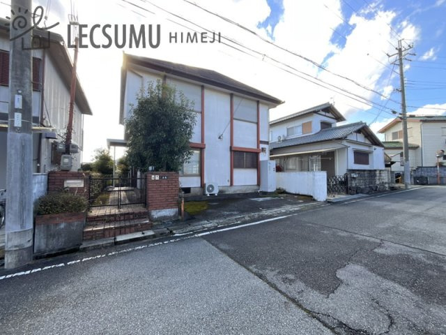 姫路市香寺町香呂/中古戸建の前面道路含む現地写真