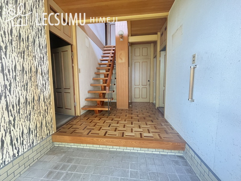 姫路市香寺町香呂/中古戸建の玄関