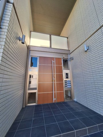 フォンターナ2のエントランス|安心のオートロック付き