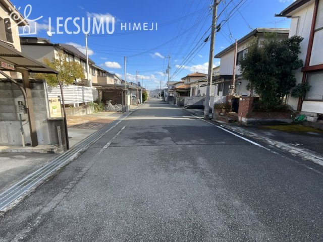 姫路市香寺町香呂/売土地の前面道路含む現地写真
