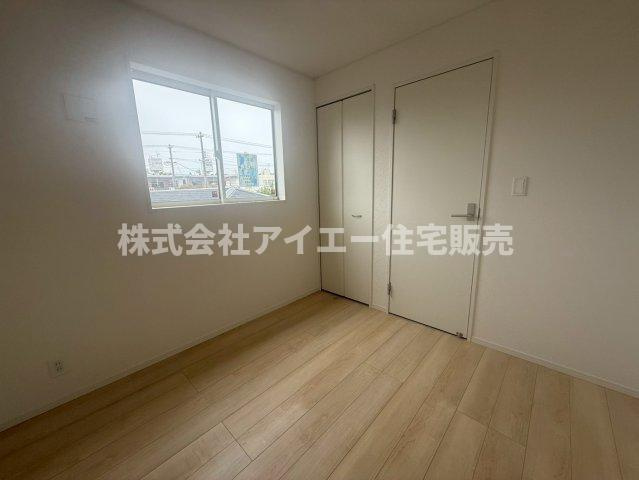 ♥♥うるま市みどり町第2（全2棟）の洋室|落ち着いた色調の洋室です