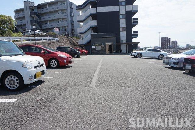 熊本市東区下南部３丁目の賃貸マンションの駐車場
