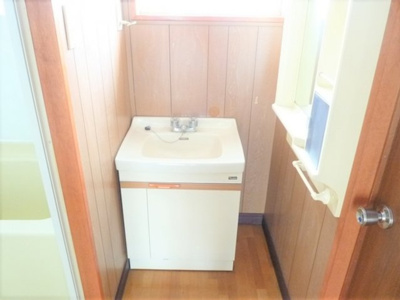 【洗面所】 | グリーンハイツ国分 | スペースが確保できる洗面所です