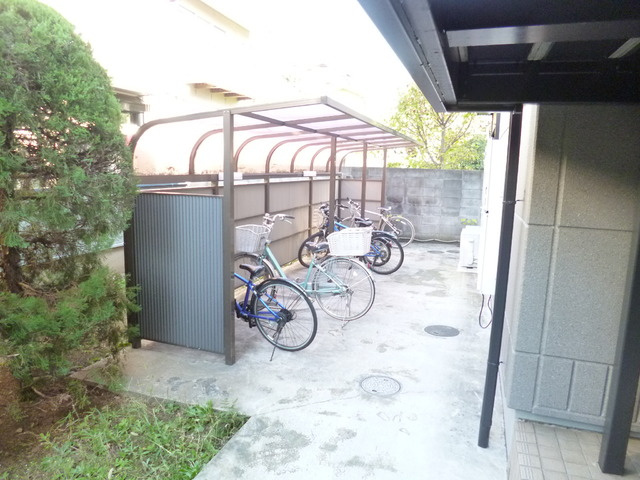 ヴィラ・ヴェルディＢ棟のその他共用部分|★屋根付き駐輪スペース★