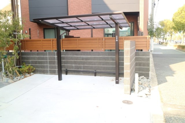 ハレレアの駐車場