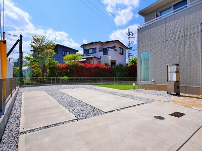 中町戸建の駐車場