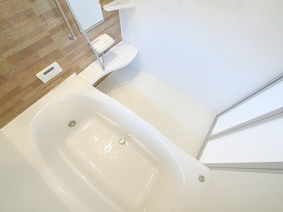 中町戸建の浴室