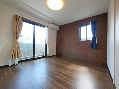 中町戸建の洋室