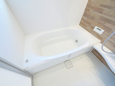 中町戸建の浴室