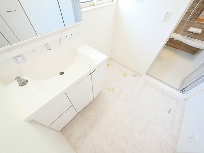 中町戸建の独立洗面台