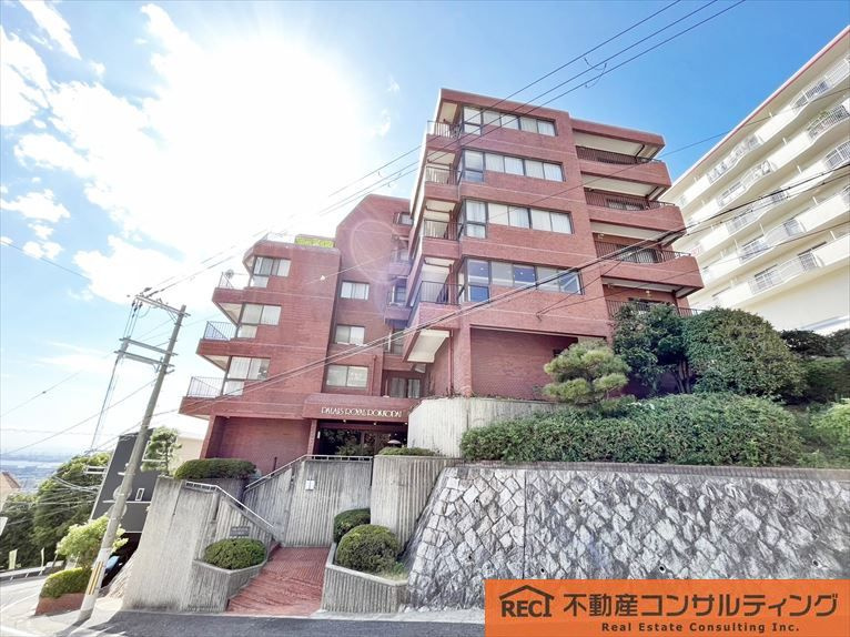 パレロワイヤル六甲台の外観