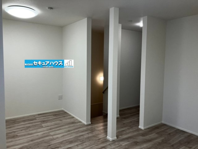 【今からご案内可能】豊明市栄町南舘Ⅱ 全2棟 A棟 の洋室|事前予約にて現地ご見学いただけます！お気軽にお問い合わせください♪
■株式会社　セキュアハウス■
住宅ローンに強く、知識、経験豊富なスタッフ在籍
お客様に寄り添い、ご成約後もサポート致します。