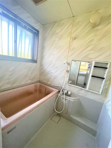 栃木市沼和田町　中古住宅の浴室