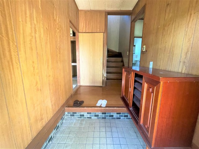栃木市沼和田町　中古住宅の玄関