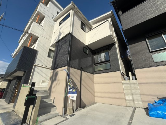 【今からご案内可能】豊明市栄町南舘Ⅱ 全2棟 B棟（月々70,000円台～）の駐車場|1台駐車可能です。（車種による）