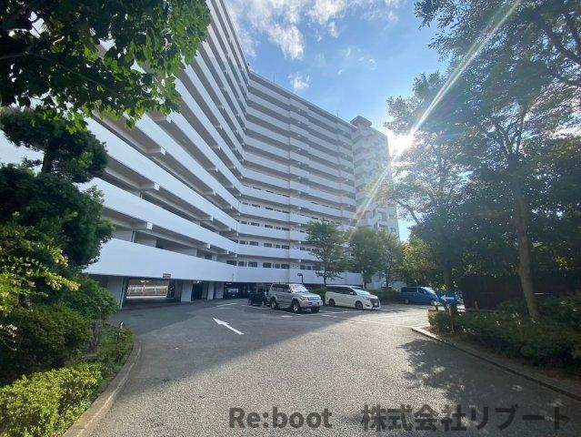 グリーンパーク船橋の駐車場