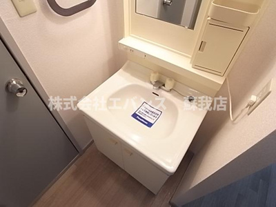 【独立洗面台】 | コーポフリーダム | 独立洗面台あり、毎朝おしゃれに忙しい女性の方におすすめです