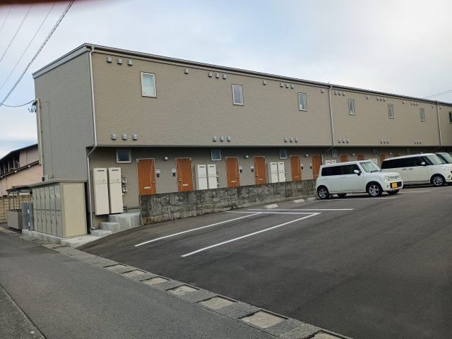 シャインアーチEの外観