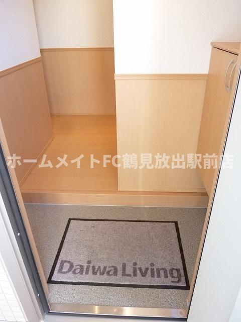 東大阪市稲田本町１丁目のハイツの玄関