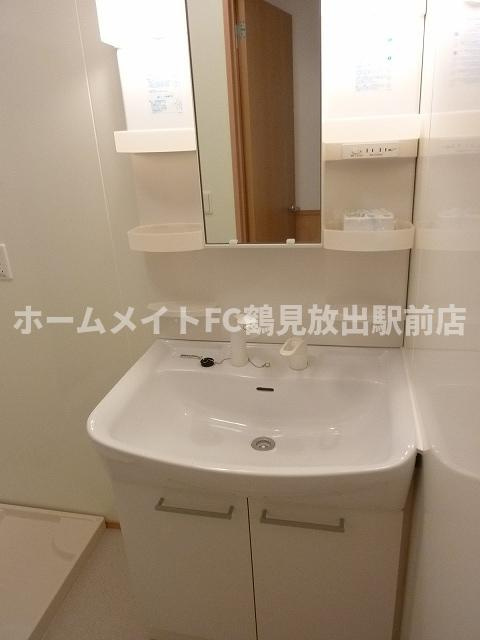 東大阪市稲田本町１丁目のハイツの独立洗面台