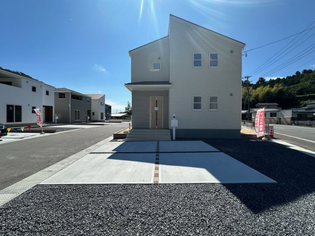 【新築戸建】【キャンペーン実施中！】さらに値下げ！内郷御台境町第3※子育て支援対象※の前面道路含む現地写真|前面道路含む現地写真です。2024年8月撮影