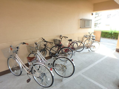 【その他共用部分】 | ルプリーズ西宮北口 | 駐輪場です。