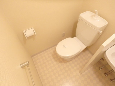 【トイレ】 | ルプリーズ西宮北口 | 清潔感のあるトイレです