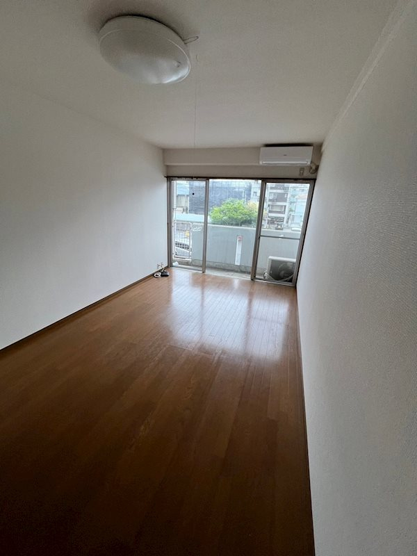 シード1の居間・リビング