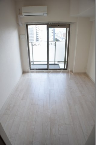 プレサンス松屋町駅前の居間・リビング