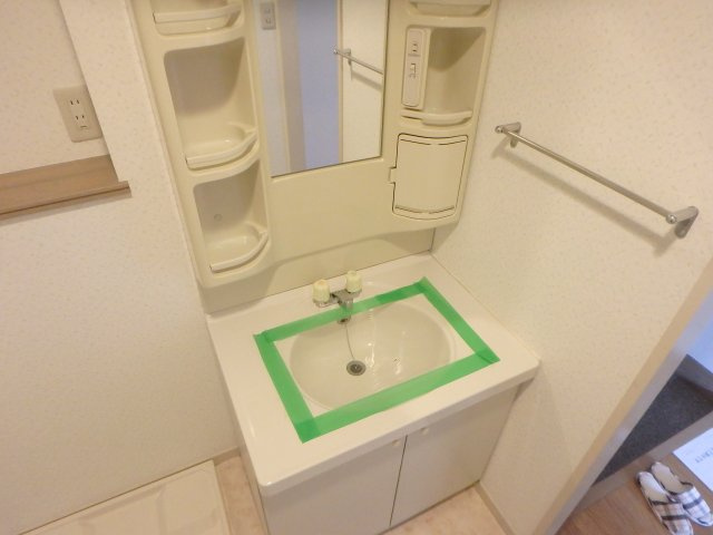 【洗面所】 | 能登フラッツ | 忙しい朝には欠かせない洗面所です