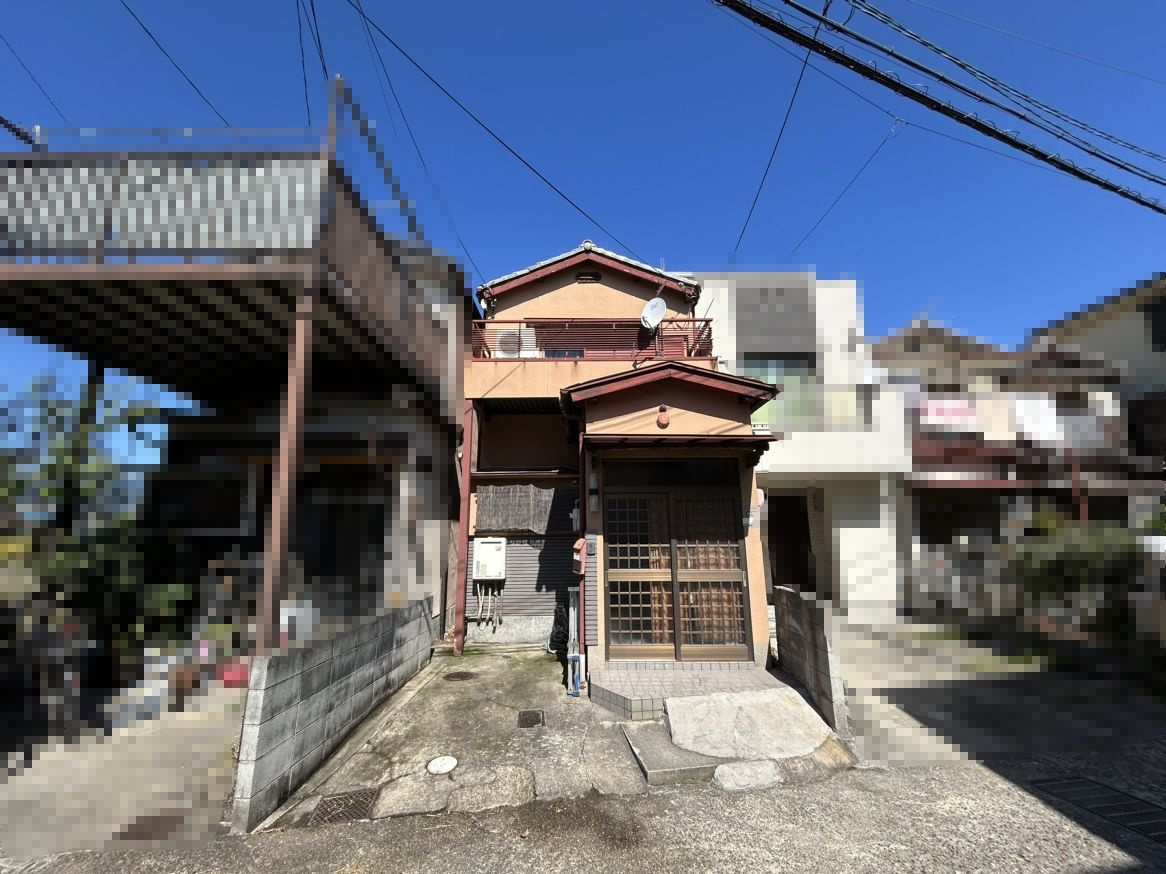 【成約済】長岡京市今里１丁目の外観|南側道路からの現地写真です♪