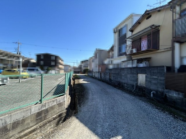 【成約済】長岡京市今里１丁目の周辺|北側も道路・駐車場のため、抜けており、通風・開放感良好です♪