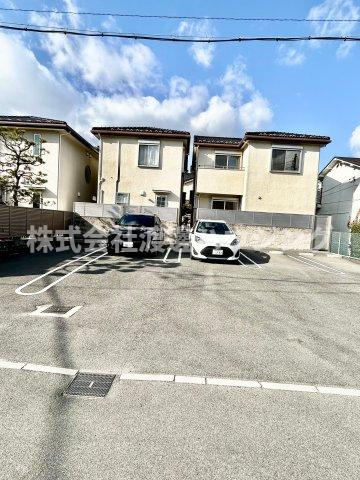 LacollineSenriokaの駐車場