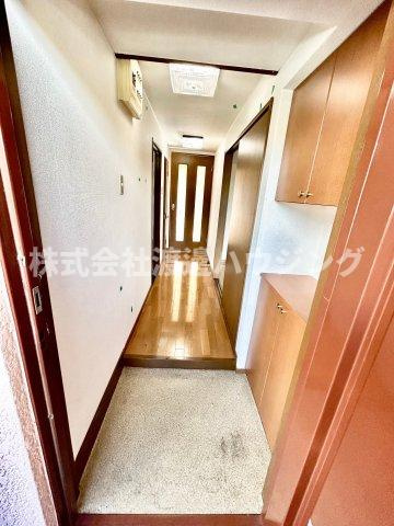 テラジハイツ2号館の玄関