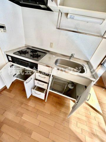 テラジハイツ2号館のキッチン|キッチン下収納