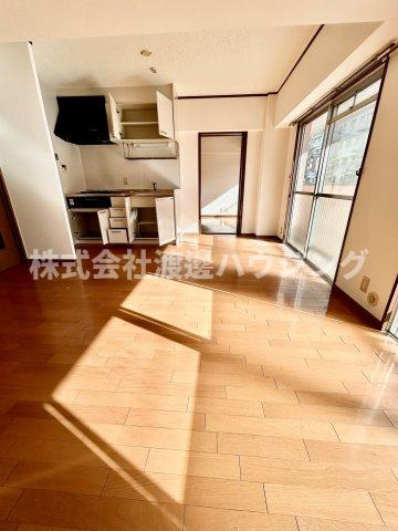 テラジハイツ2号館の居間・リビング