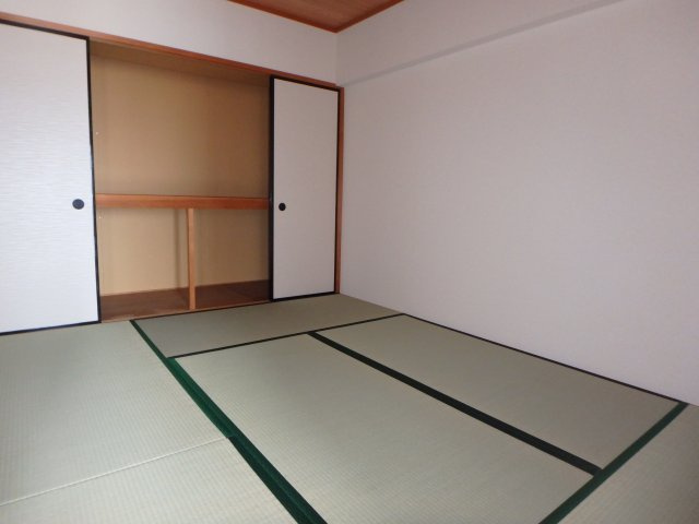 半田第３ロイヤルマンションの和室|別部屋同間取りのお写真となります。参考にご覧くださいませ。