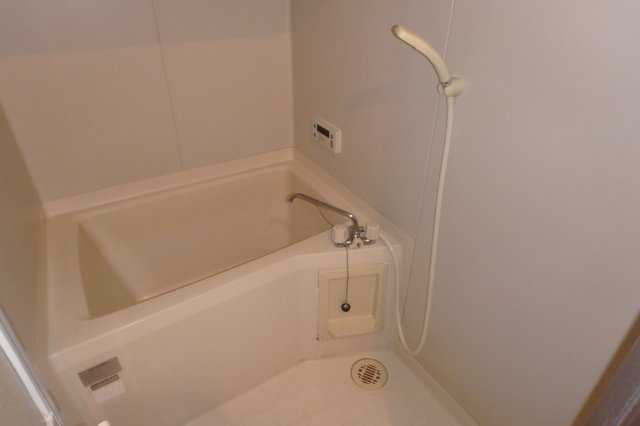 半田第３ロイヤルマンションの浴室|別部屋同間取りのお写真となります。参考にご覧くださいませ。