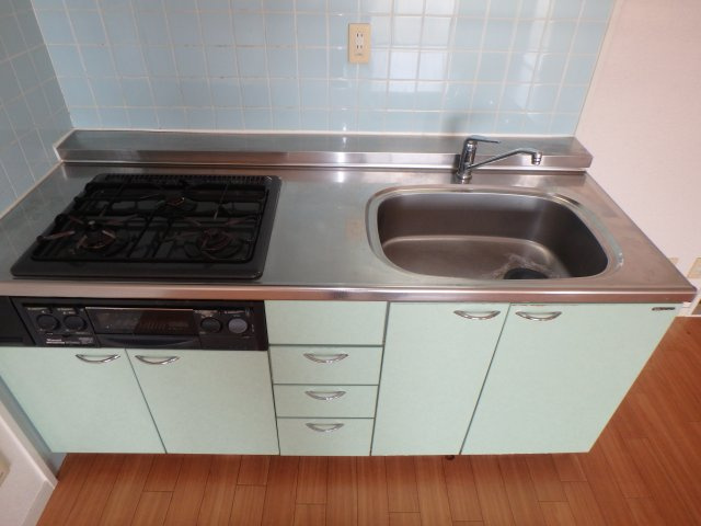 半田第３ロイヤルマンションのキッチン|別部屋同間取りのお写真となります。参考にご覧くださいませ。