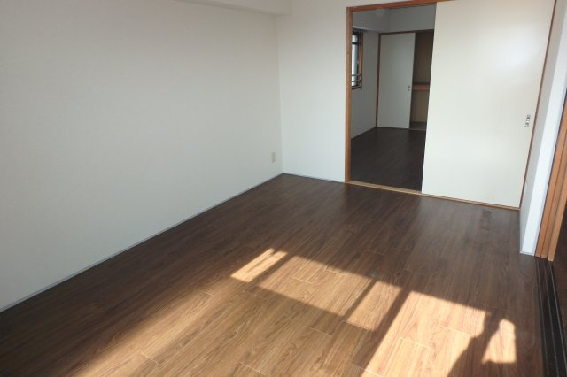 半田第３ロイヤルマンションの洋室|別部屋同間取りのお写真となります。参考にご覧くださいませ。