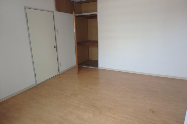 半田第３ロイヤルマンションの洋室|別部屋同間取りのお写真となります。参考にご覧くださいませ。