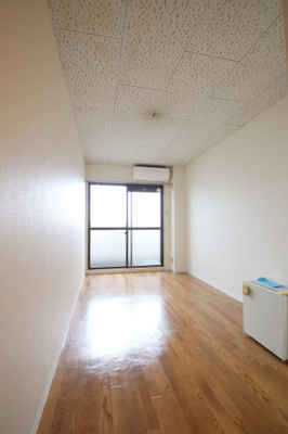 【洋室】 | ビレッジ西野