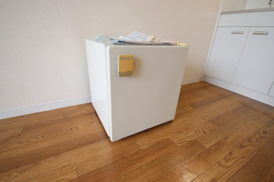 【設備】 | ビレッジ西野 | ミニ冷蔵庫