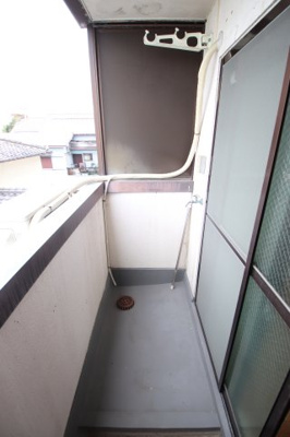 【設備】 | ビレッジ西野 | 室内洗濯機置場