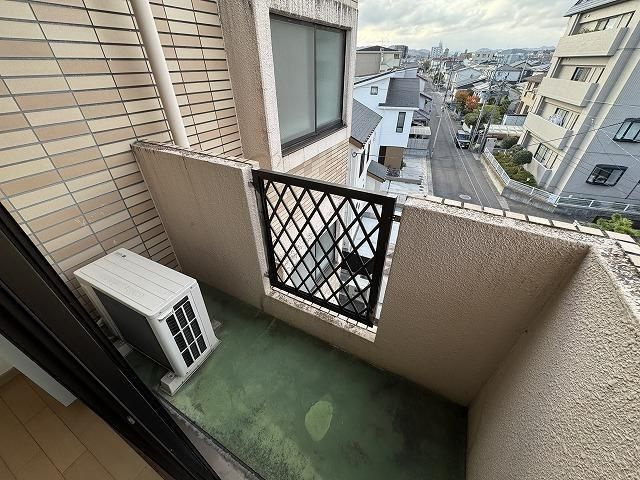 【バルコニー】